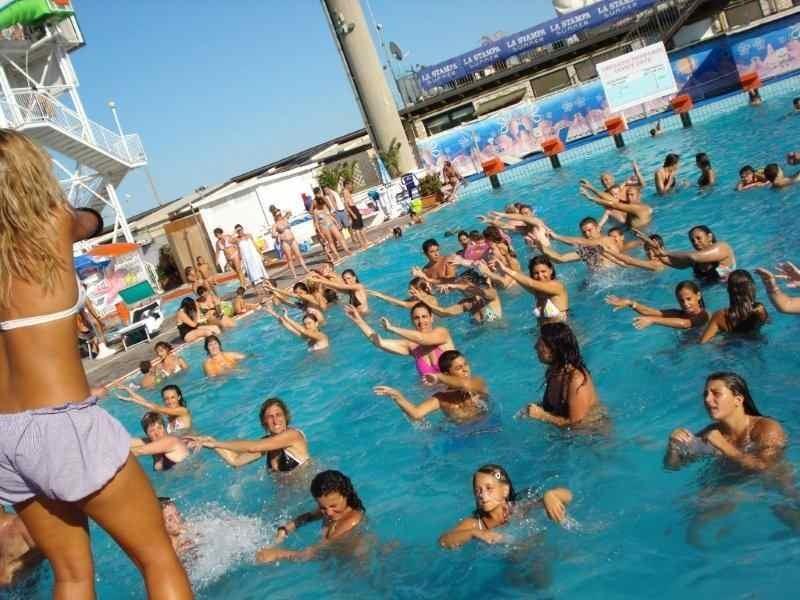 Hotel Fucsia Riccione Bagian luar foto