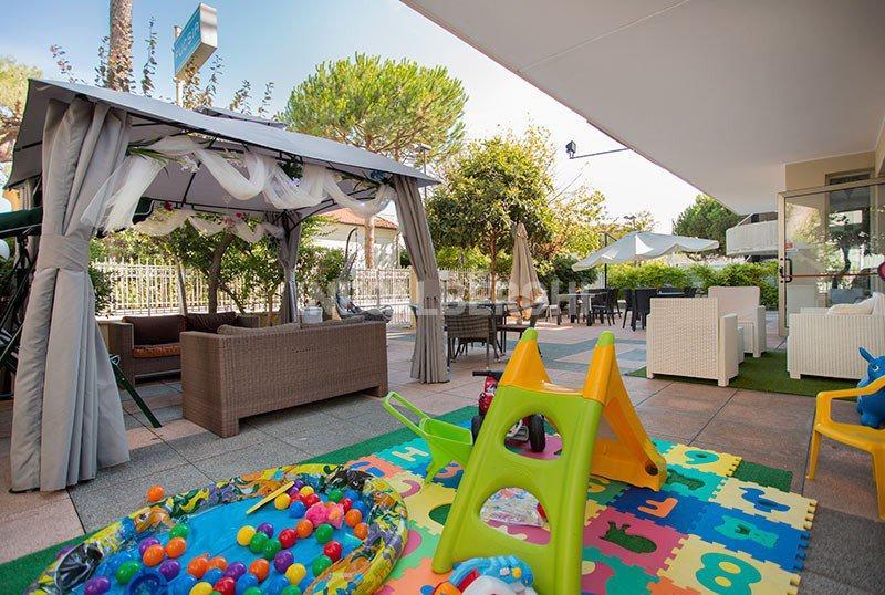 Hotel Fucsia Riccione Bagian luar foto