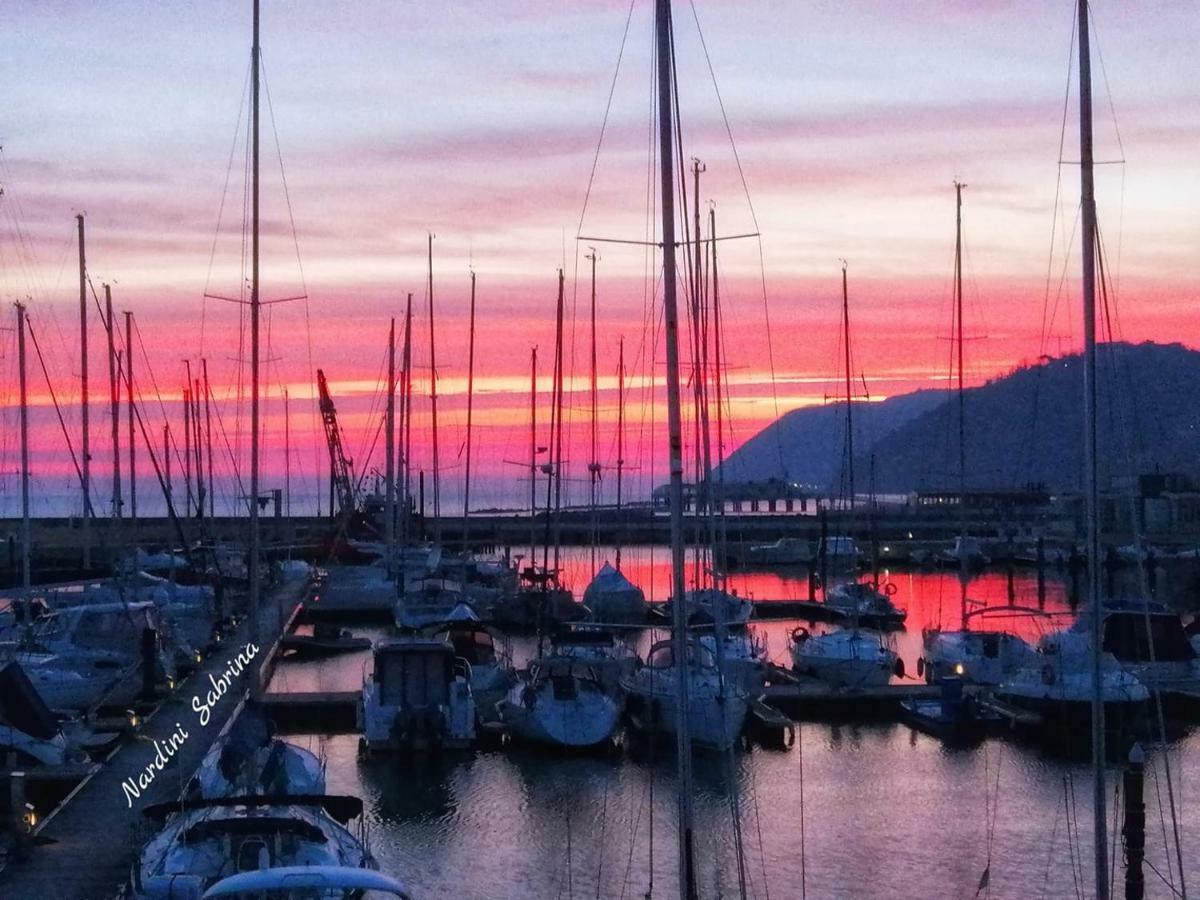 Hotel Fucsia Riccione Bagian luar foto